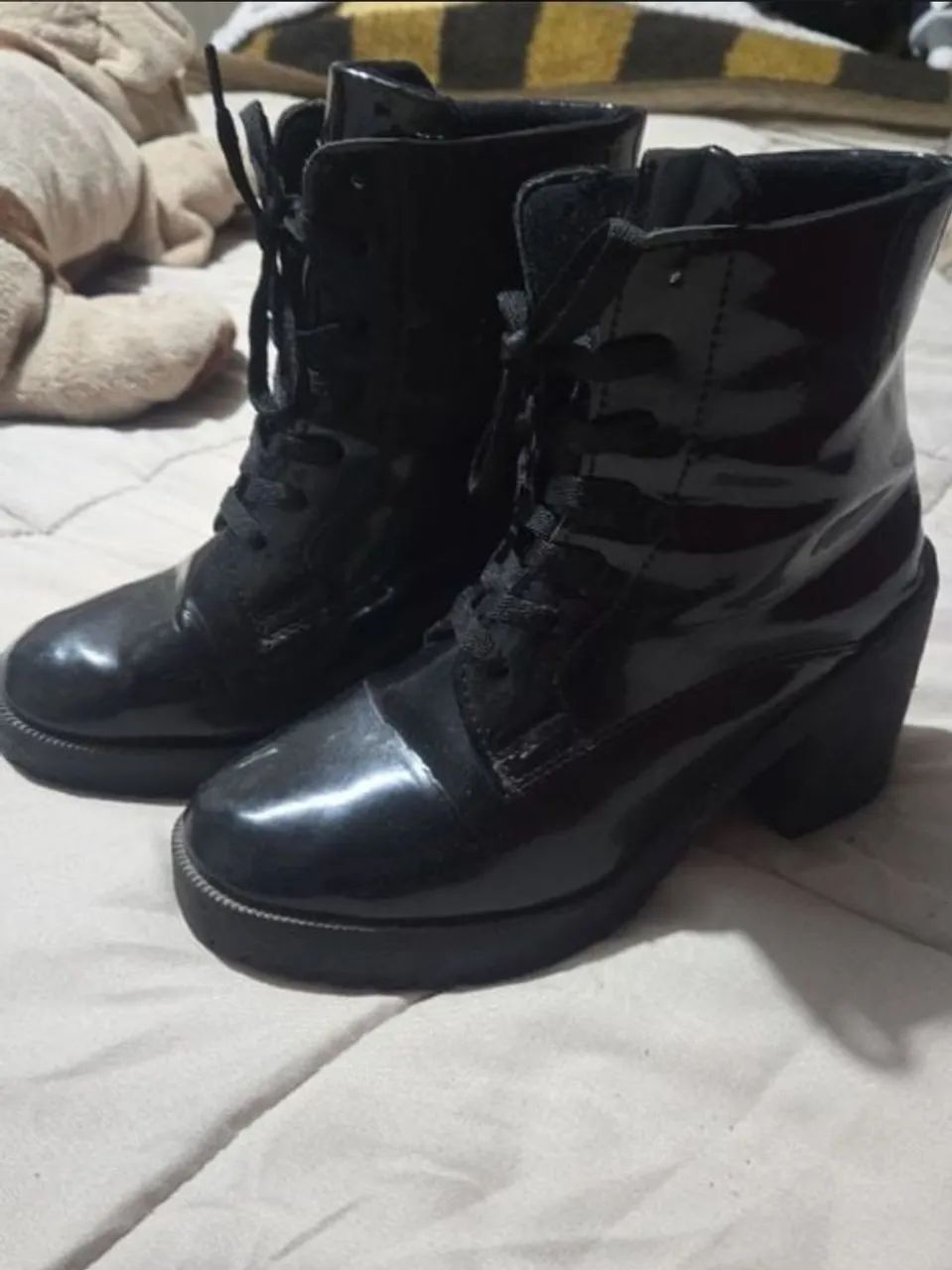 Bota Preta Feminina Tratorada