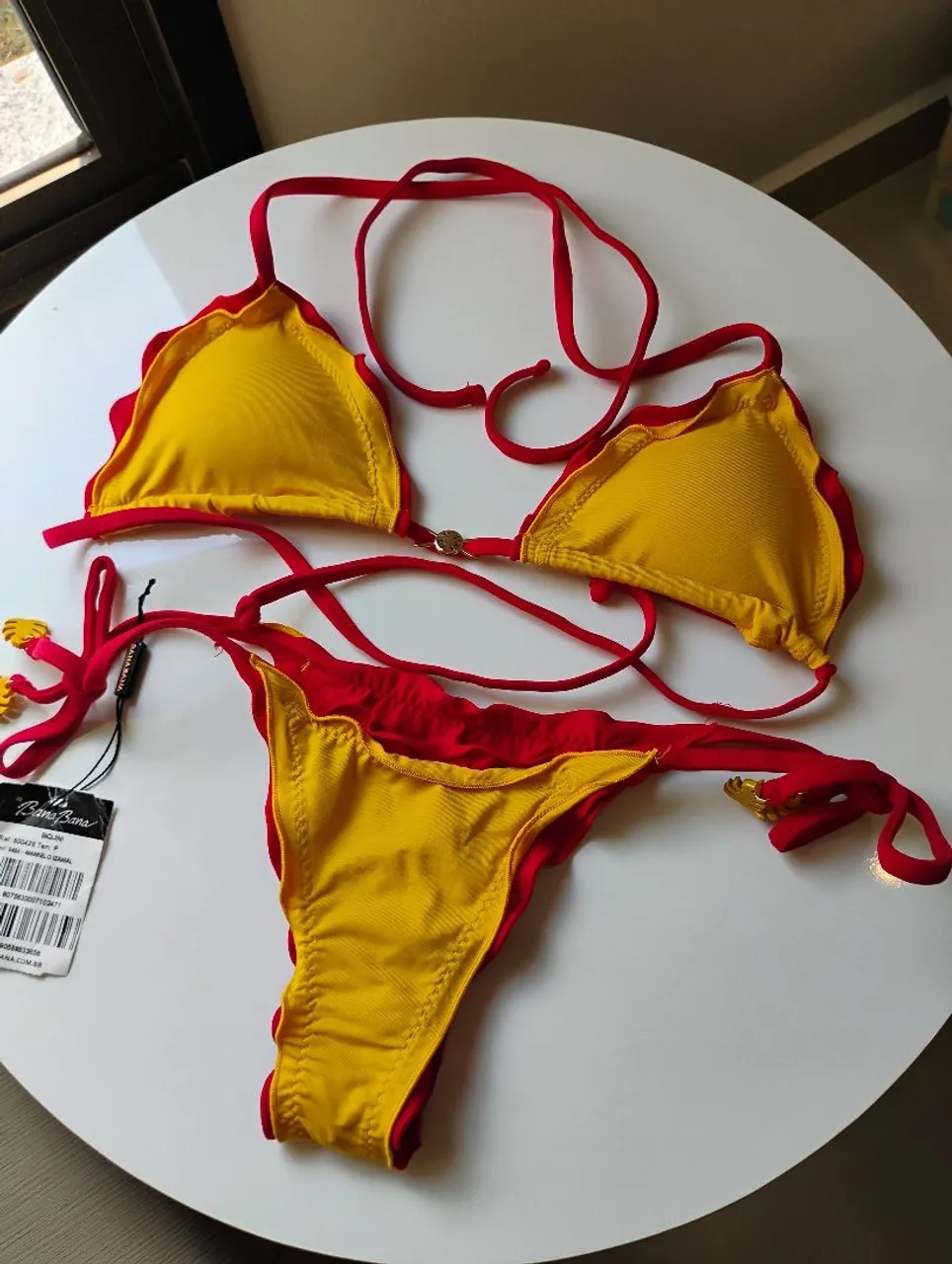 Biquíni Amarelo com Detalhes Vermelhos Banabana