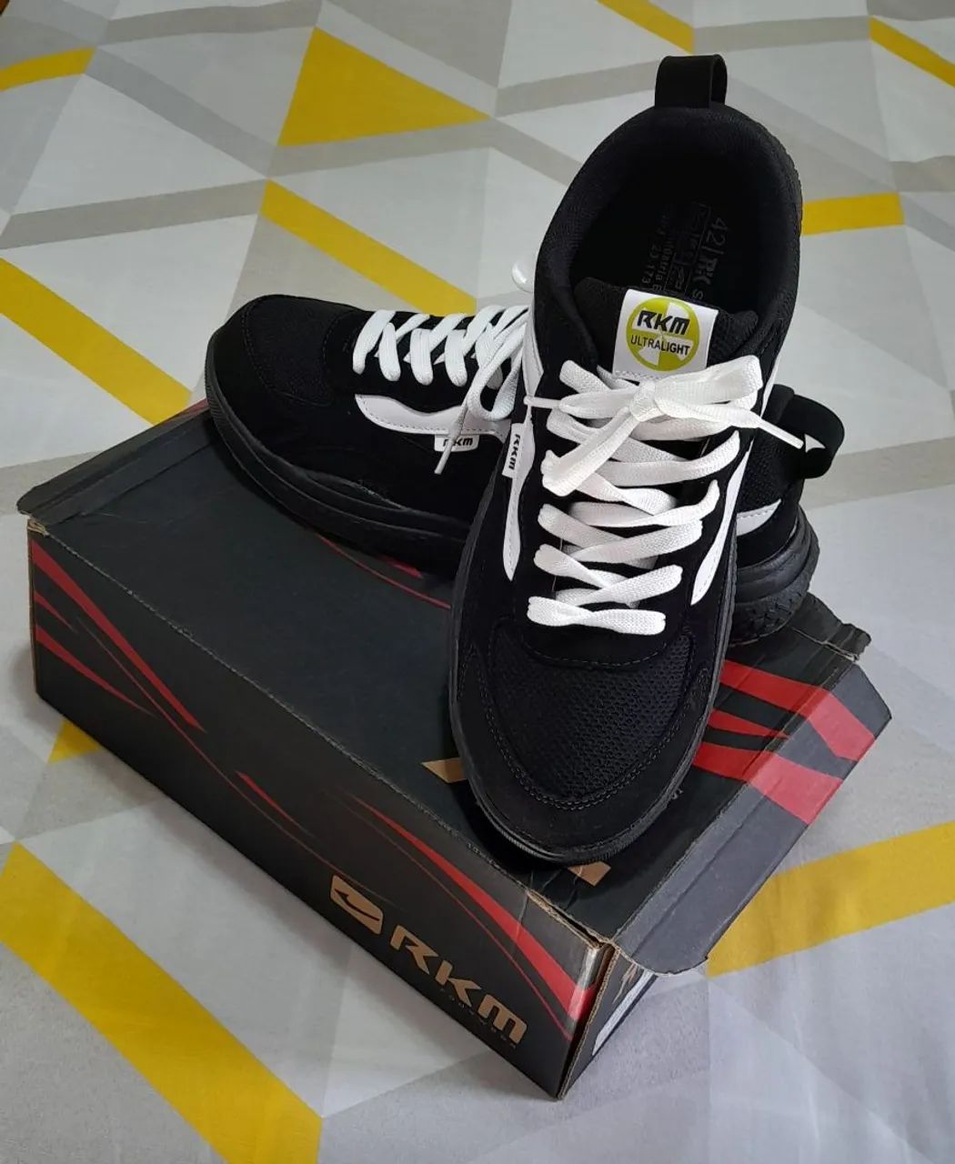 Tênis RKM Ultralight Preto com Branco