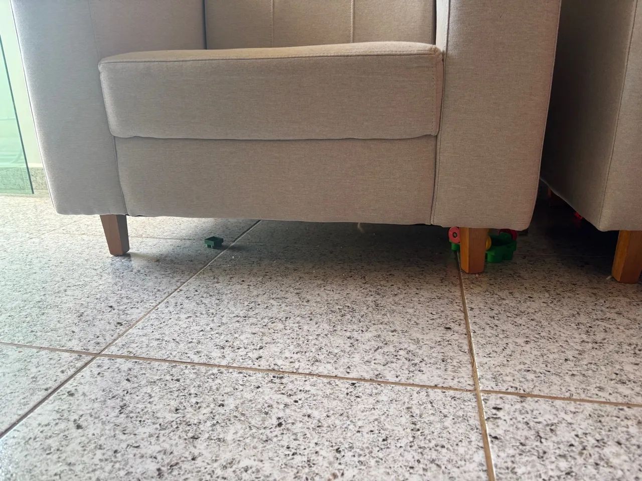 Conjunto de Sofá e Poltrona em Linho Bege - Foto 2