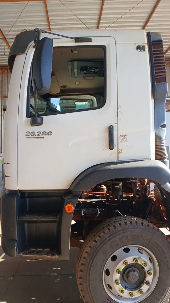 VW 26.280 6X4 ANO 2015 154.361KM - Foto 2
