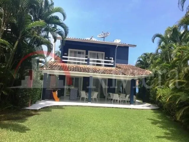 Casa a Venda em Maresias, Condomínio Fechado a 100 metros da praia com Escritura Definitiv