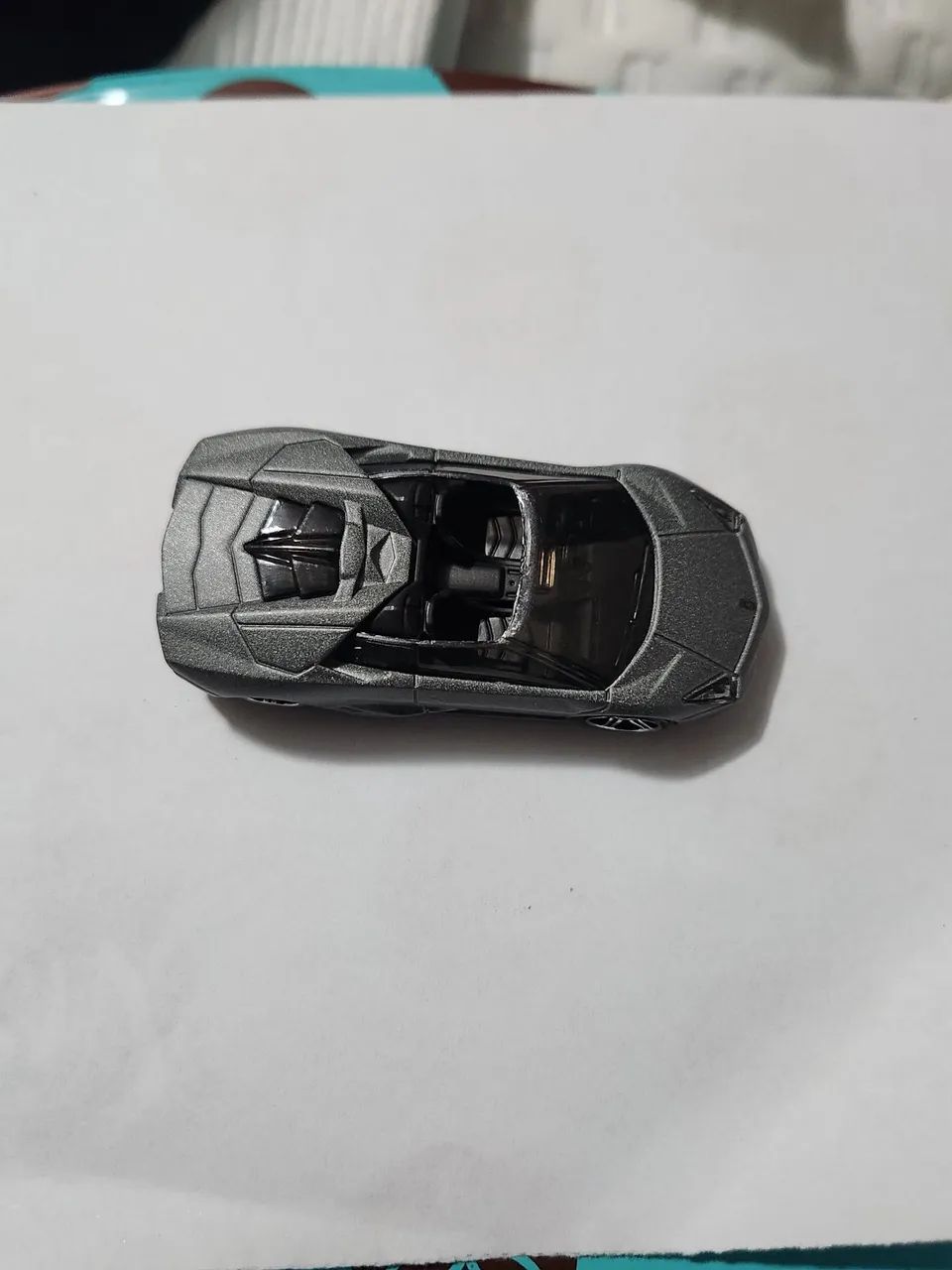 Miniatura Lamborghini Aventador Cinza