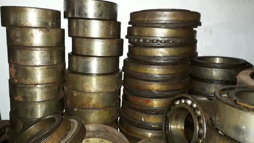 ENGRENAGENS-ROLAMENTOS-MANCAIS-MATERIAL ELÉTRICO (NÃO É SUCATA) É DE DESMANCHE DE MAQUINAS - Foto 4