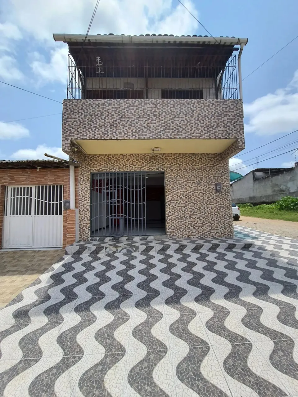 ALUGO CASA, COM PONTO COMERCIAL NO PLANALTO.