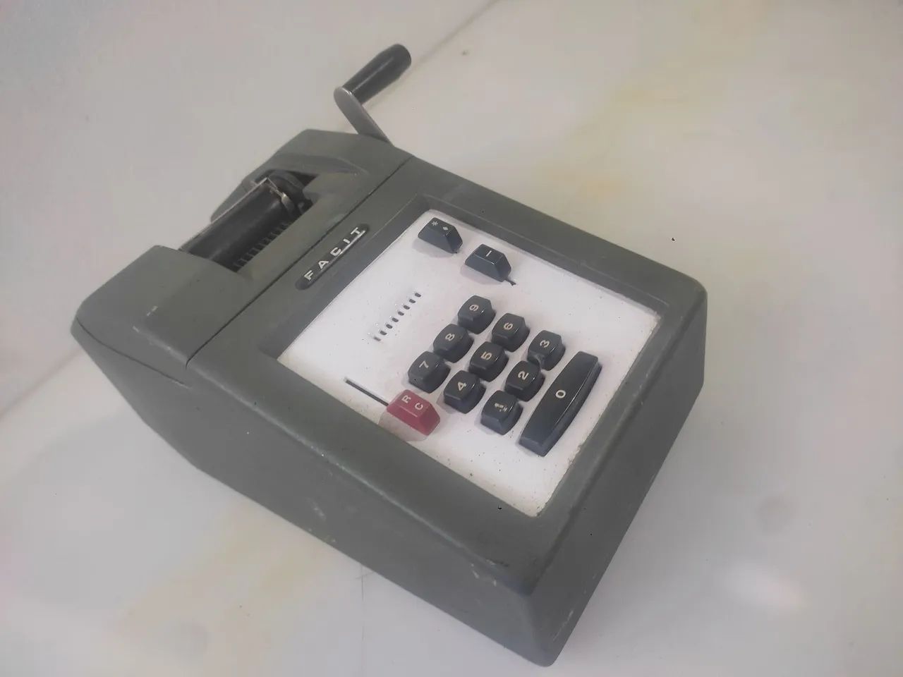 Máquina de calcular antiga Facit