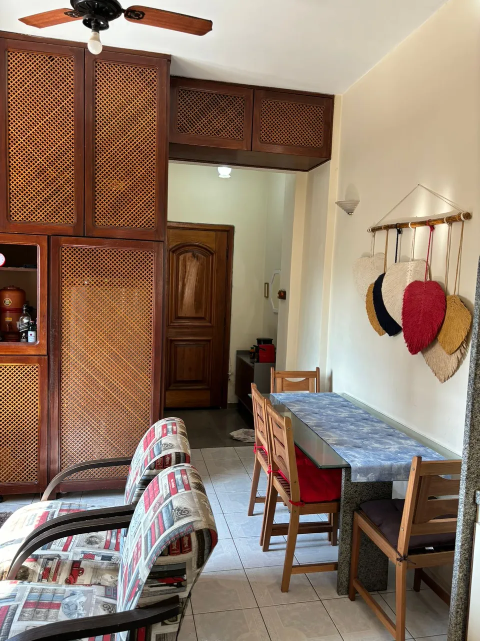 Quarto/sala todo reformado no catete - Perto do metrô