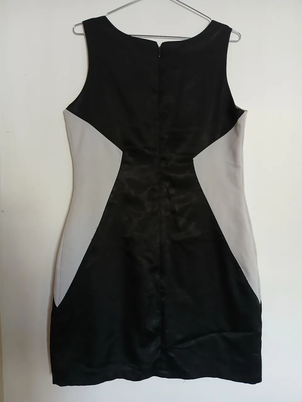 Vestido Preto e Cinza Elegante