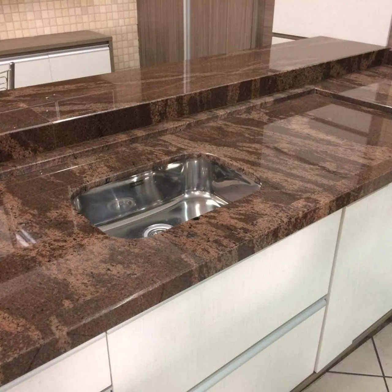 Bancadas lavatórios Soleiras e Escadas em Mármore e Granito  - Foto 6