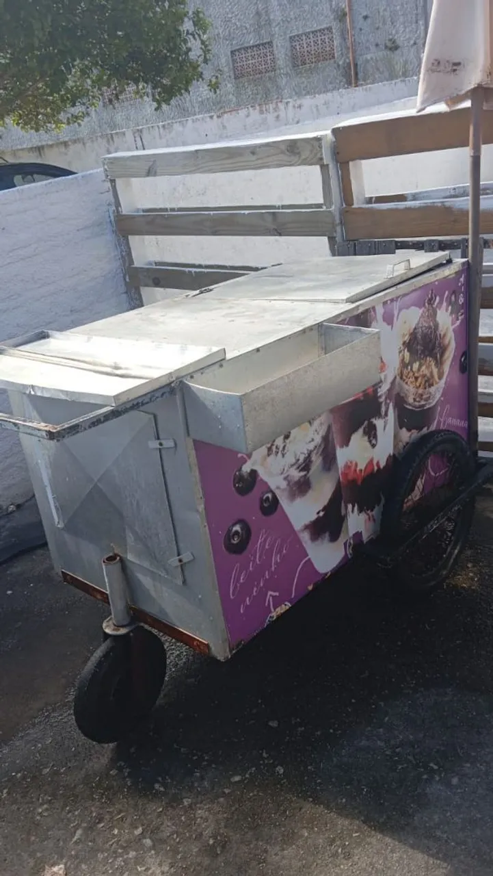 Carrinho de Venda de açaí 800$- Ótimo estado !