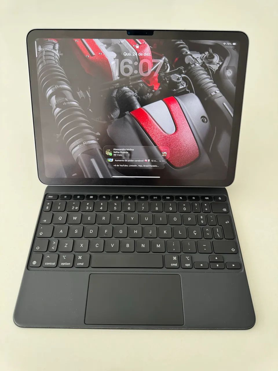 iPad Air M4 cor cinza espacial de 256gb - 1 mês de uso, acompanha