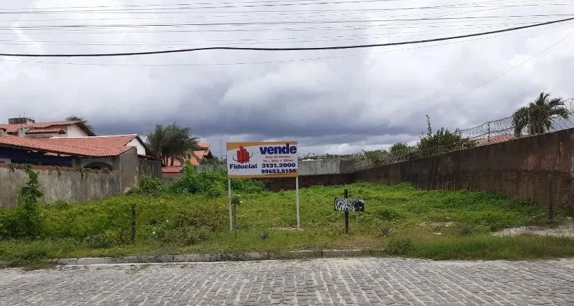 Excelente terreno próx. ao Beach Park, 800m² área total, 20mx40m, nascente, documentação r