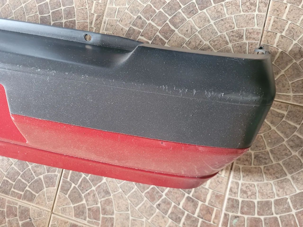 Parachoque Traseiro Vermelho Fiat Uno Mille - Foto 4