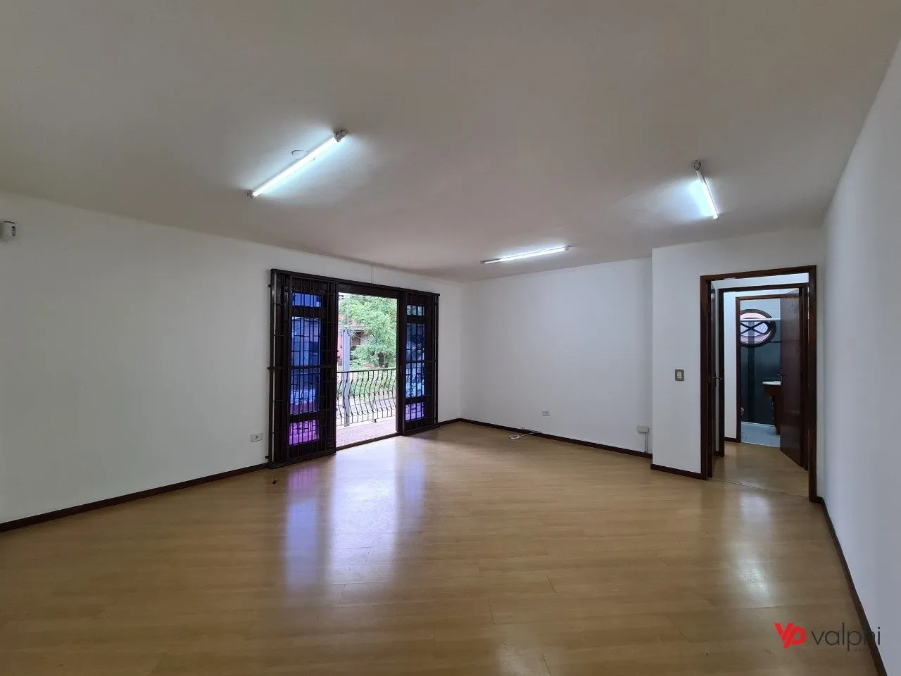 Casa comercial para alugar no Ahú, Curitiba