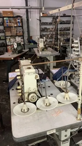 Vendo Máquina de Costura Base Plana