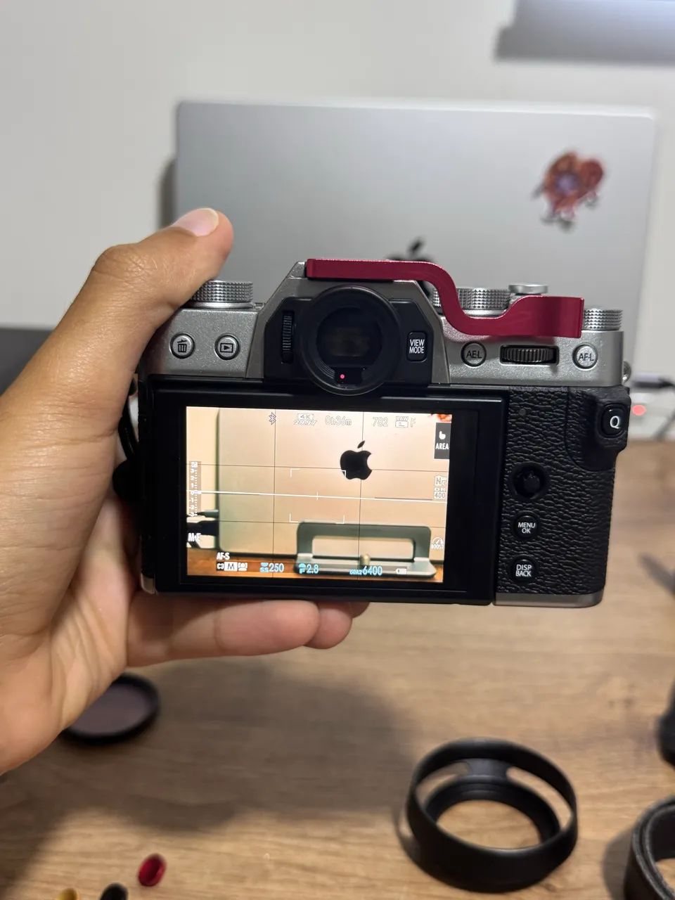 Fujifilm XT-30II + Lente Fujifilm 27mm f2.8 + vários acessórios