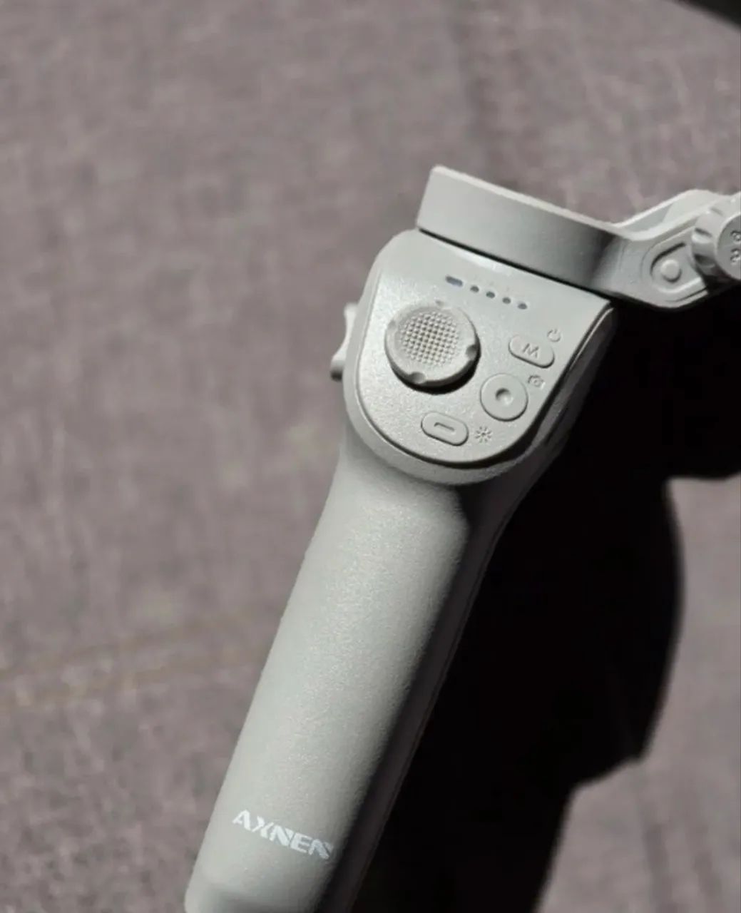 AXNEN HQ6 com Luz - Gimbal Dobrável - 3 Eixos, Zoom e Rastreamento Facial - Foto 4