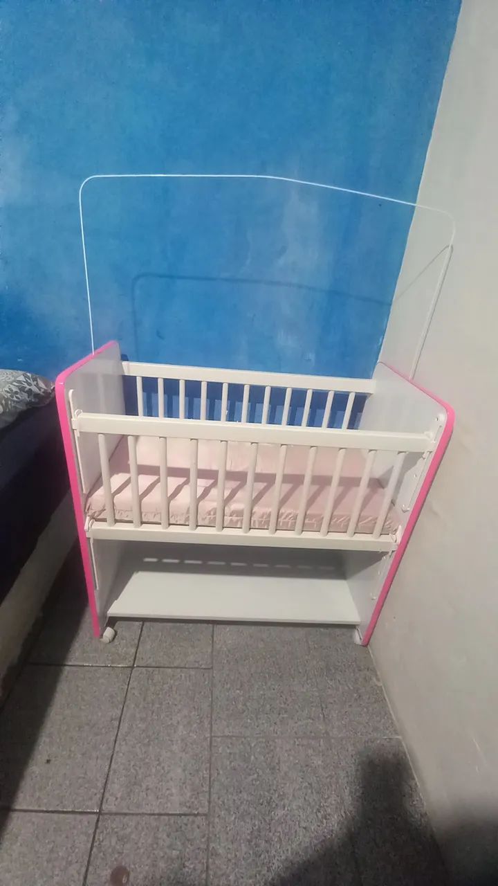 Berço mini rosa