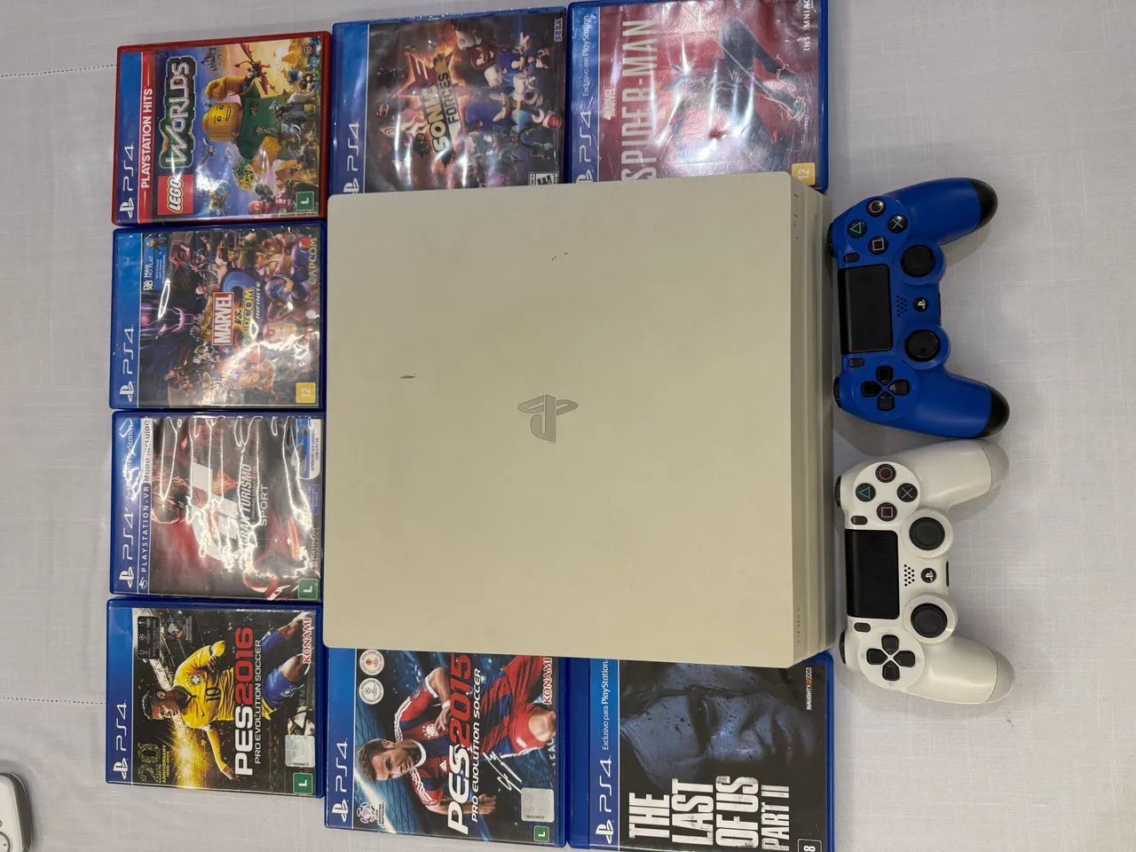 PS4 com dois controles e jogos  - Foto 3