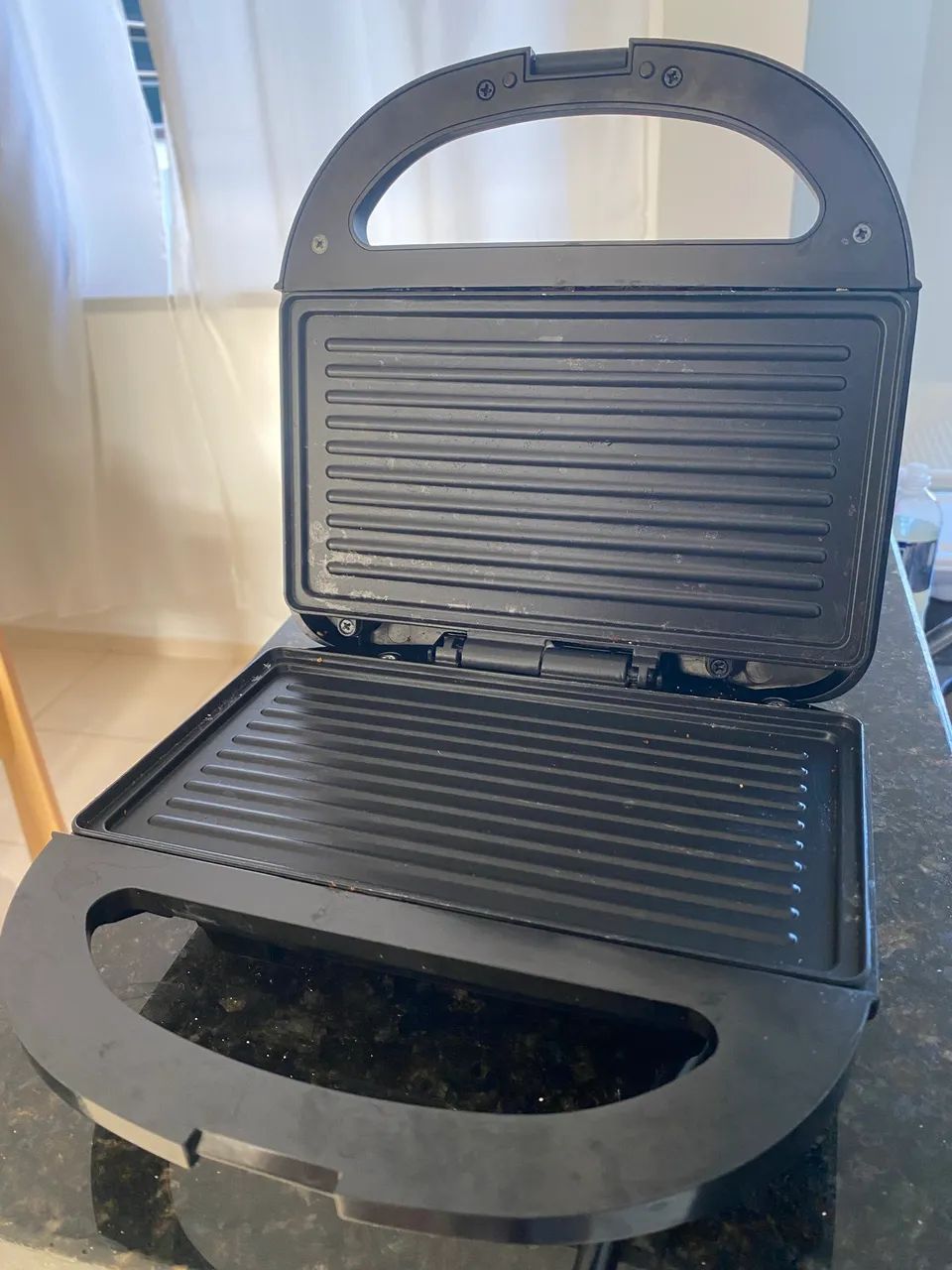 Sanduicheira e mini Grill - Foto 5