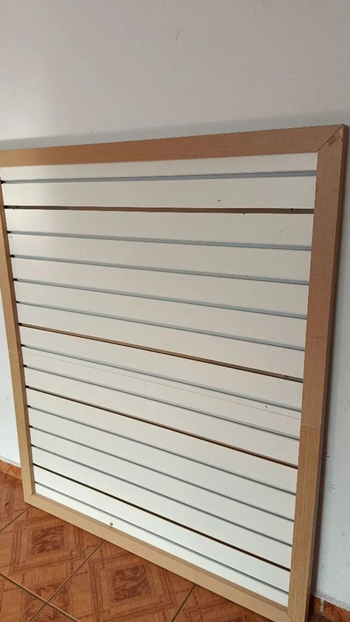 PAINEL CANELETADO COM MOLDURA EM BEGE418478812278958081
