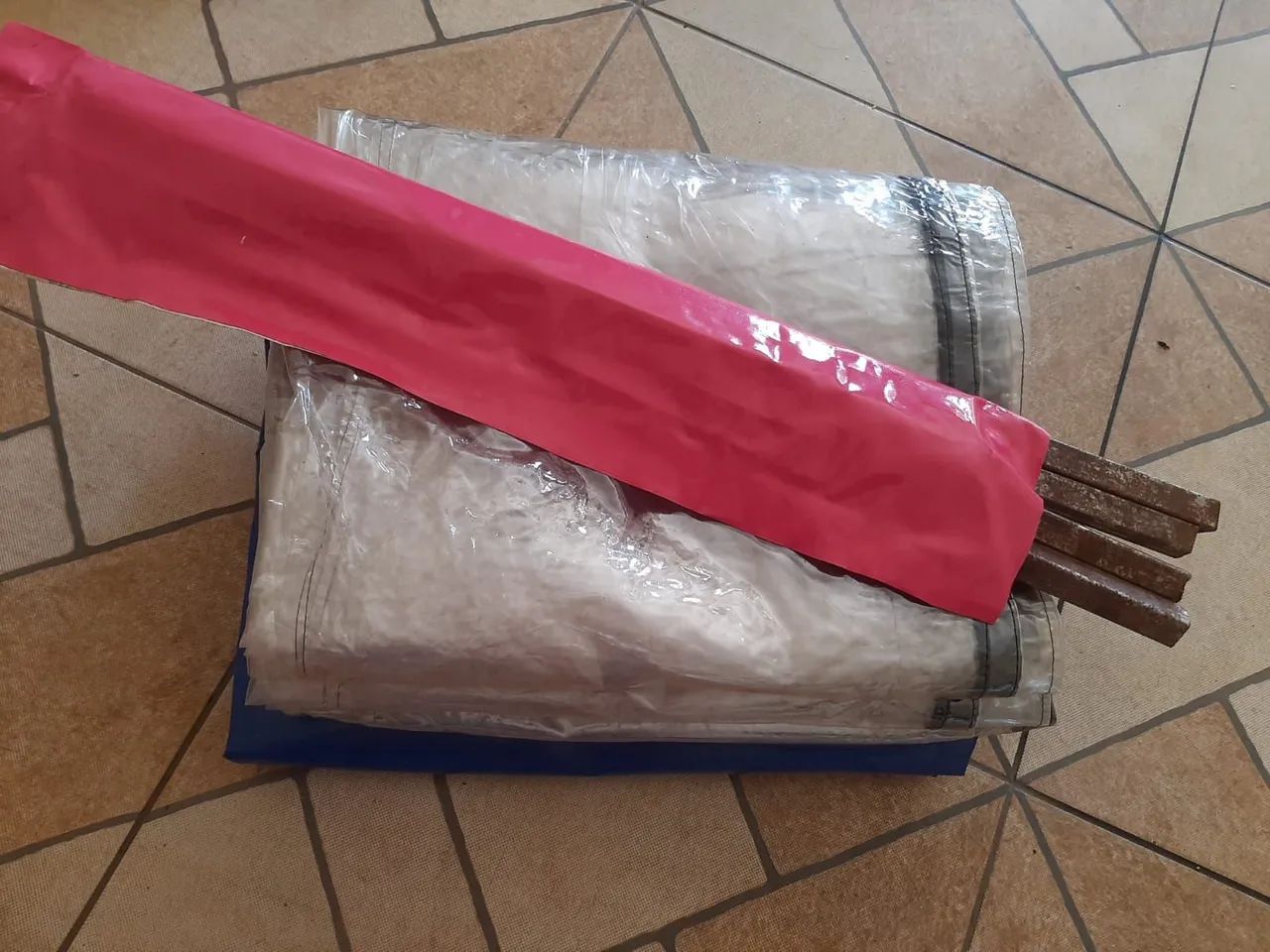Lona e Cristal com extensor para barraca  de feira ,$250.00 reais  - Foto 5