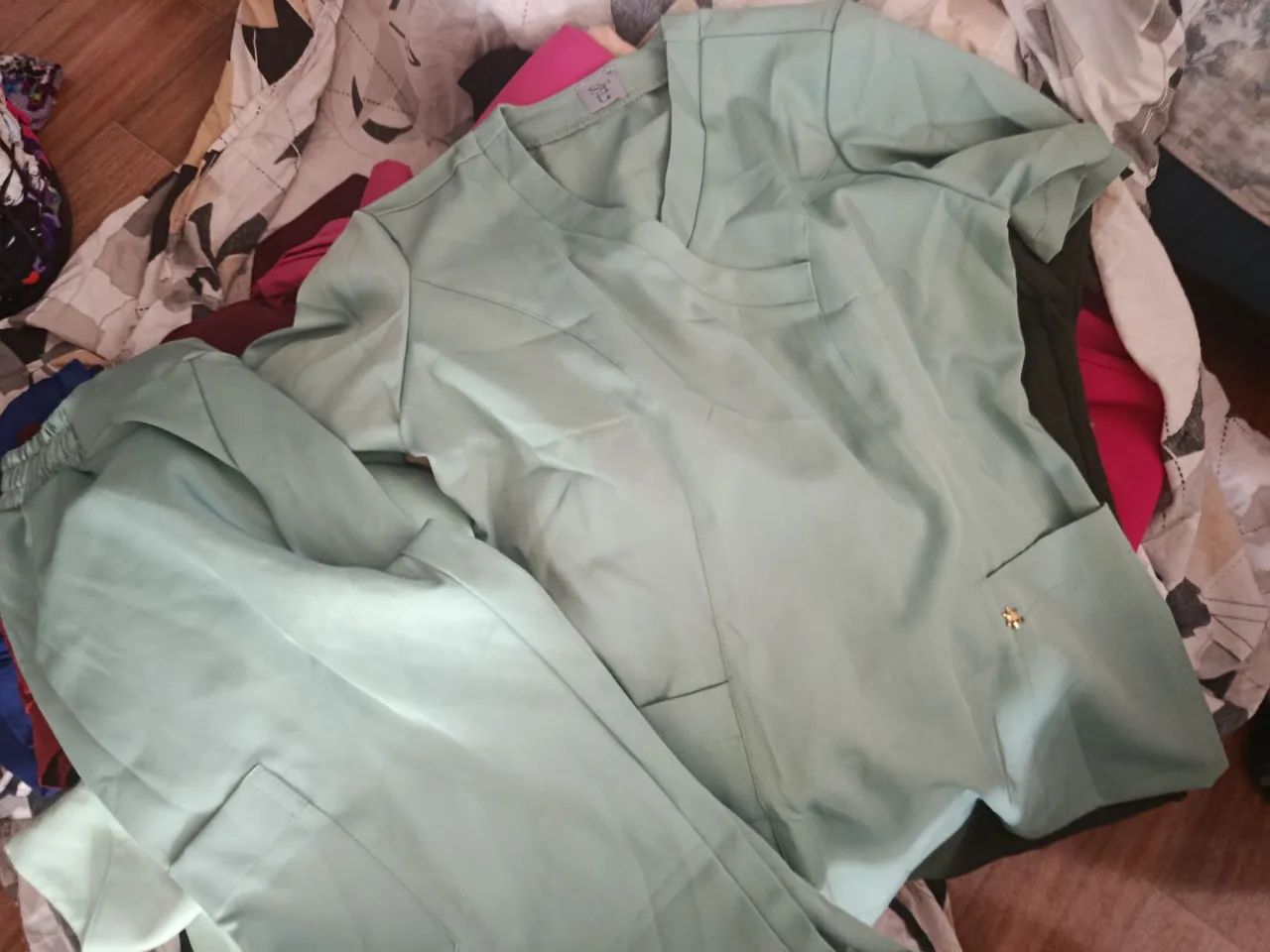 Vendo lote de pijamas cirúrgicos, jaleco - Foto 3