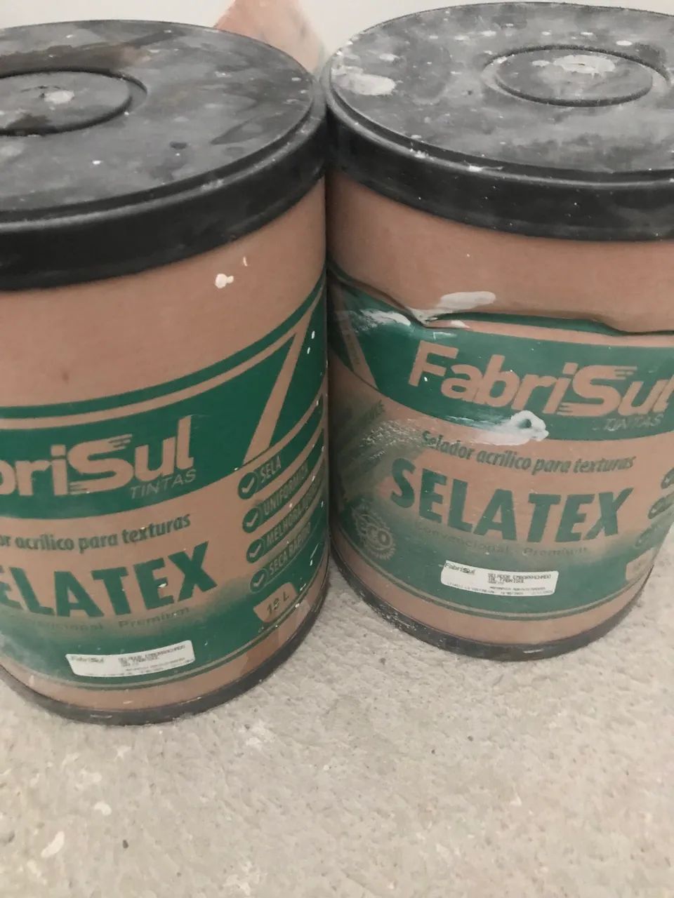 Selador emborrachado grafite (pinturas externas) de 217,00 por 60,00 cada balde (tenho 2) 