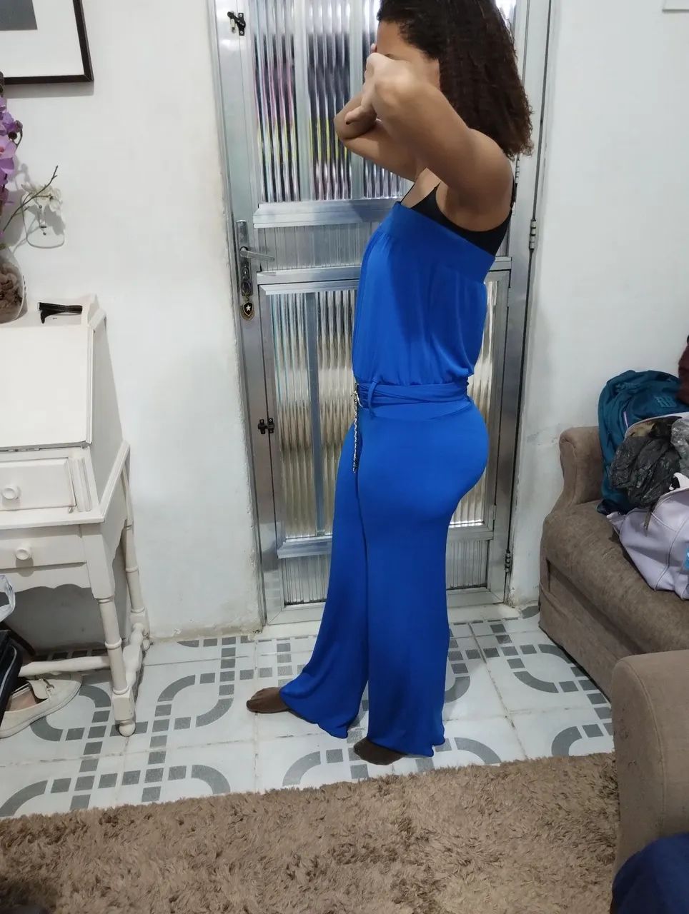 Macarrão azul com top e cinto - Foto 4