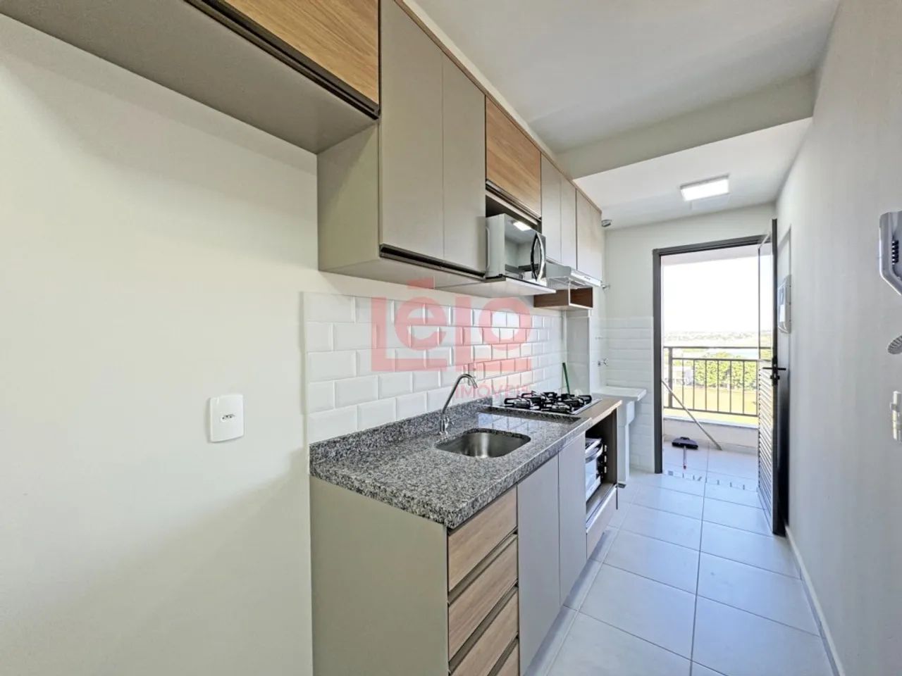 Apartamento semimobiliado - Sacada com churrasqueira - Foto 3