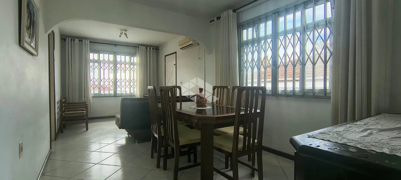 CASA À VENDA COM 4 QUARTOS E 2 VAGAS DE GARAGEM NA TRINDADE - Foto 2