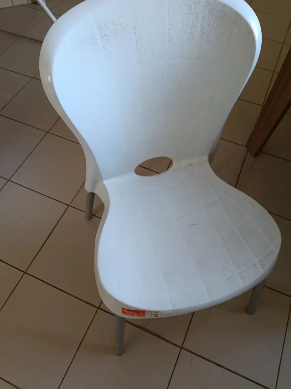 cadeiras com pés em aço
