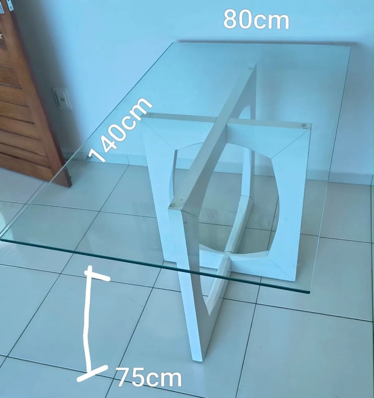 Mesa de vidro com 4 cadeiras 
