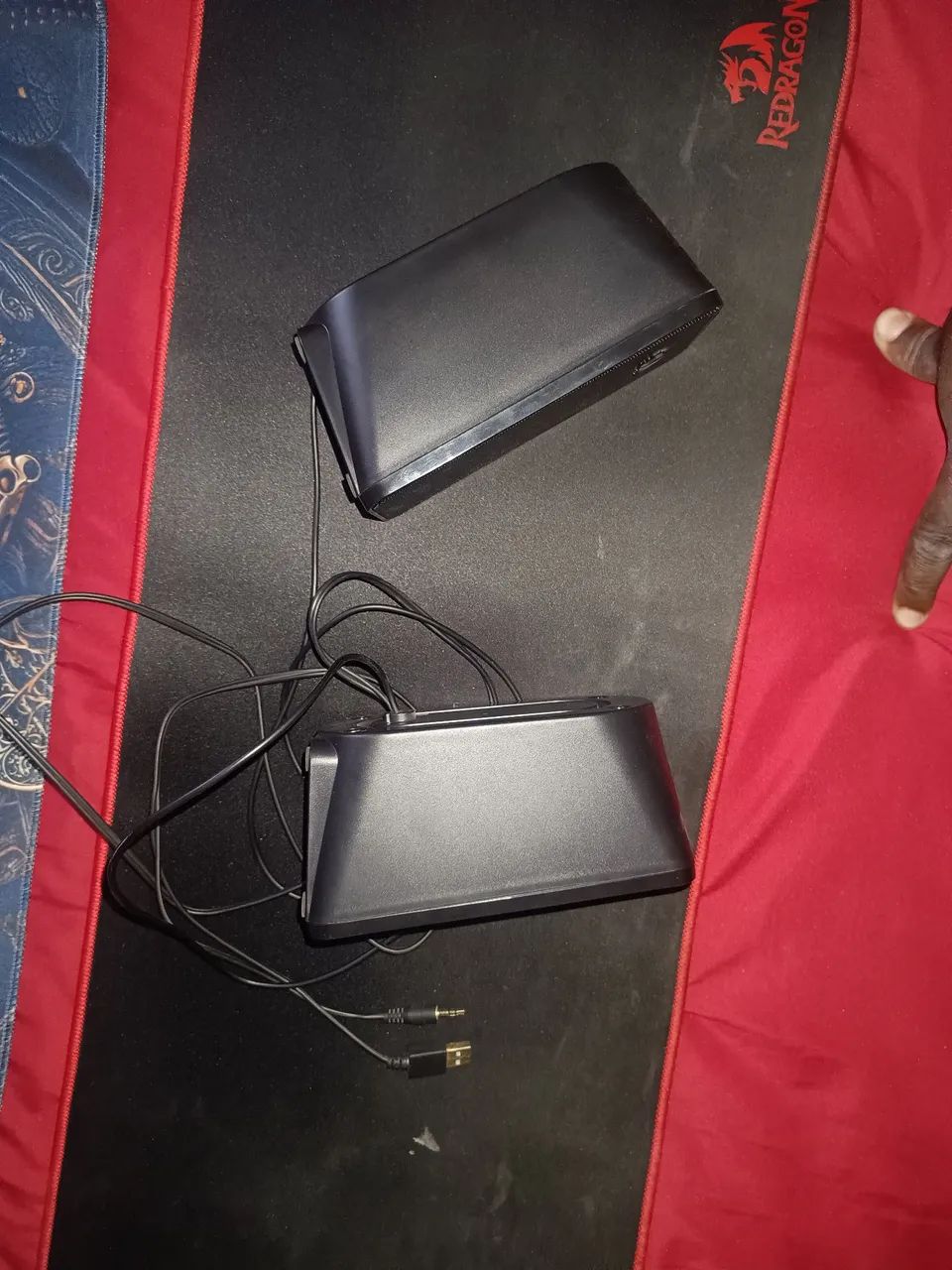 Caixa de som Redragon estério com fio com led - Foto 3