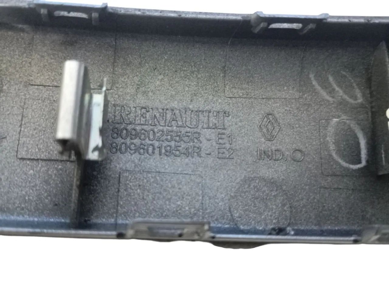 Capa puxador porta dianteiro direito Renault Logan 1.6 2014 - Foto 7