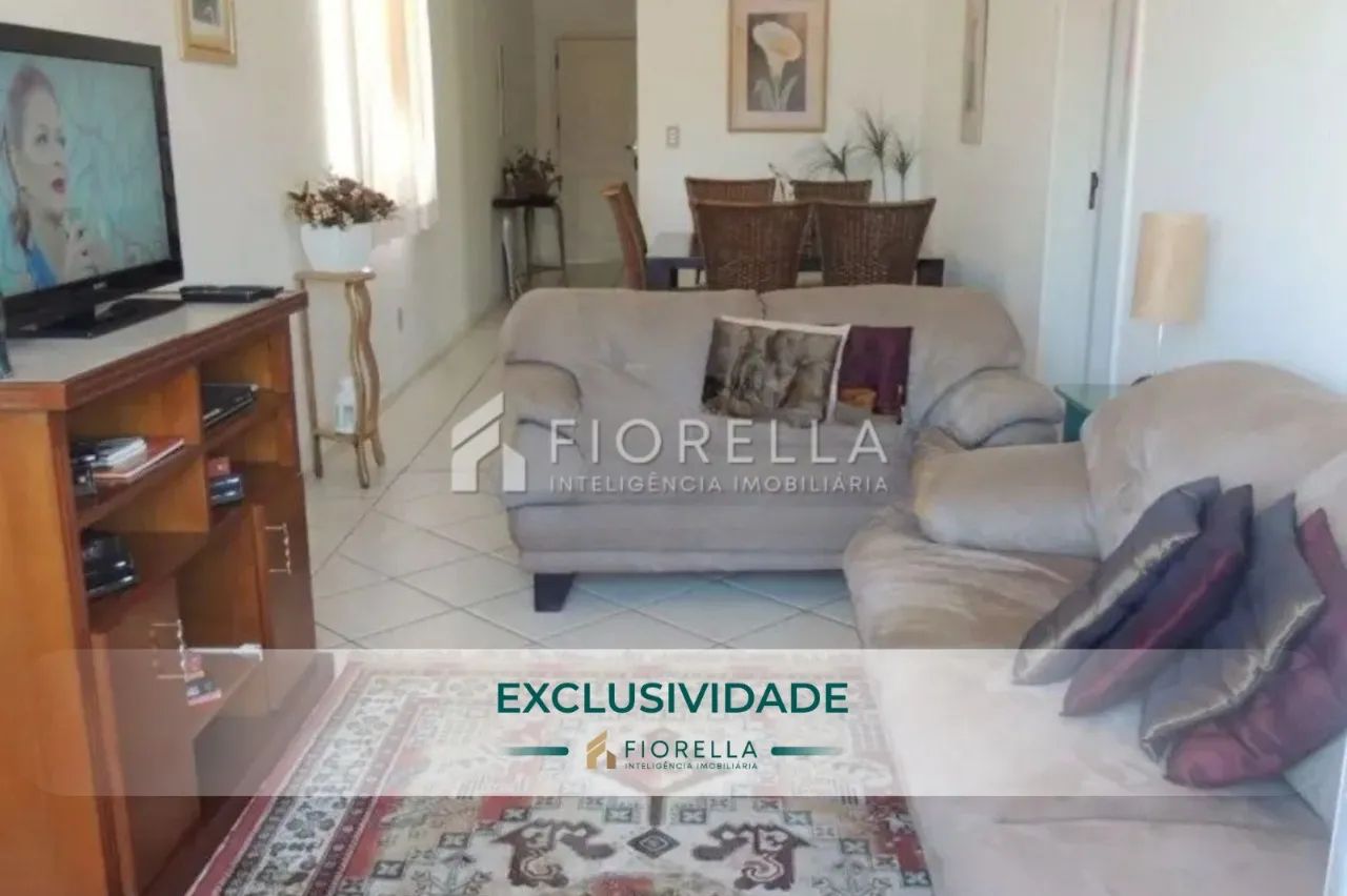 Apartamento à venda com 03 dormitórios, sendo 01 suíte no Abraão - Florianópolis