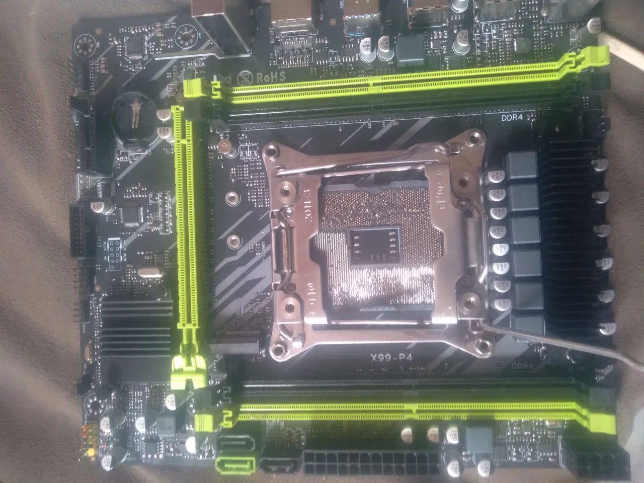 Placa mae machinist x99 p4 com defeito - Foto 2