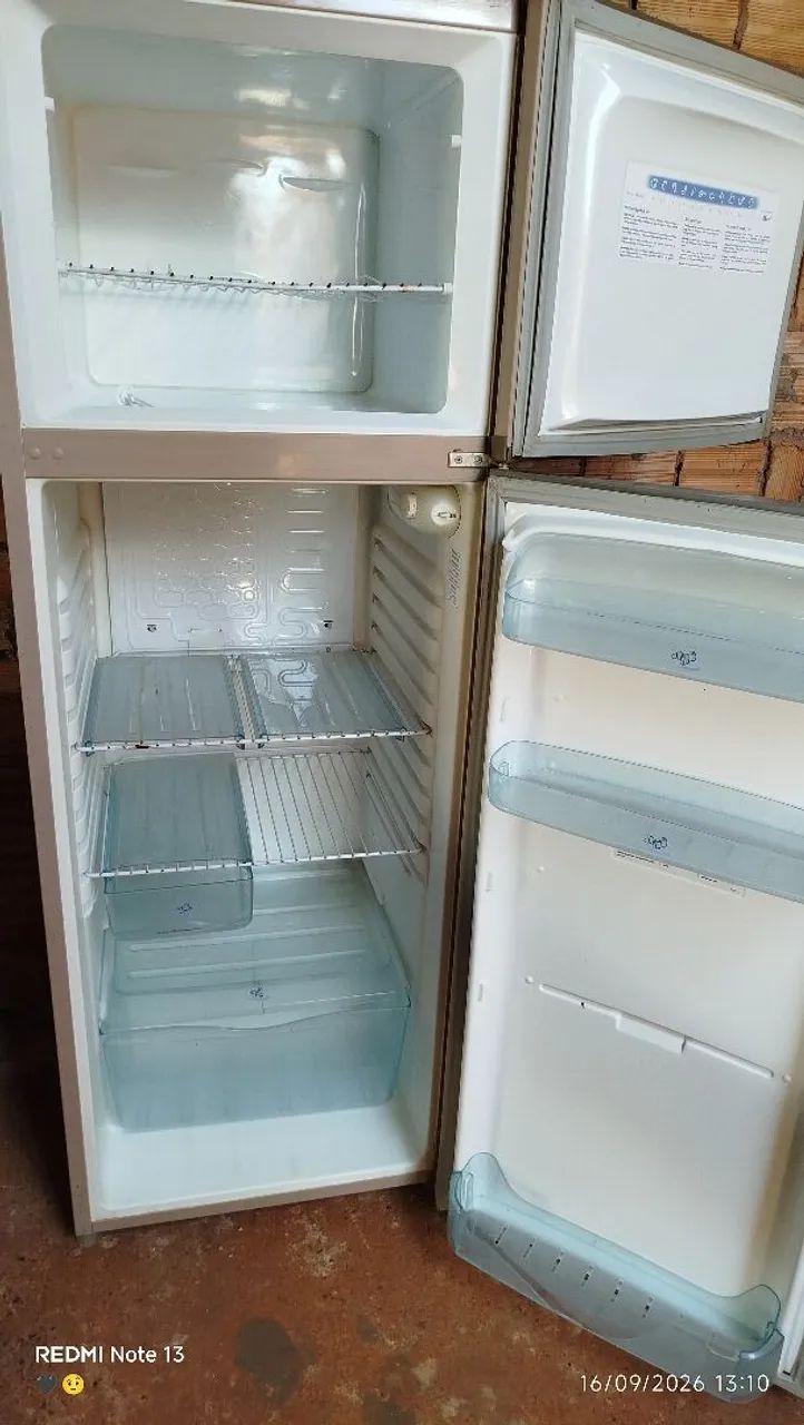 Vendo geladeira funcionando perfeitamente  - Foto 2