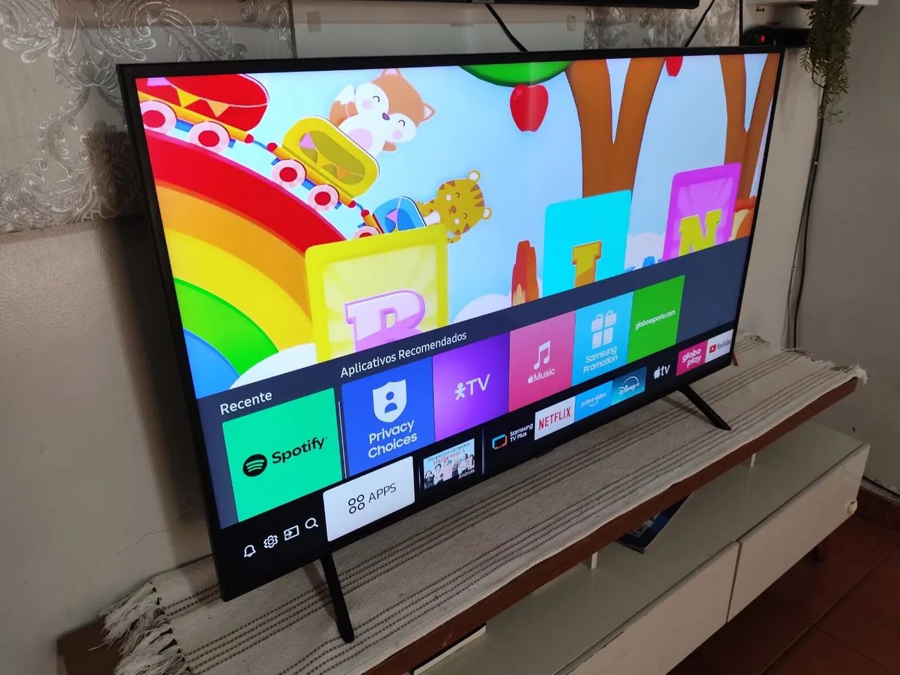 TV 55 4k com cabo controle todos apss YouTube e Netflix Bluetooth e d mais apss  - Foto 3