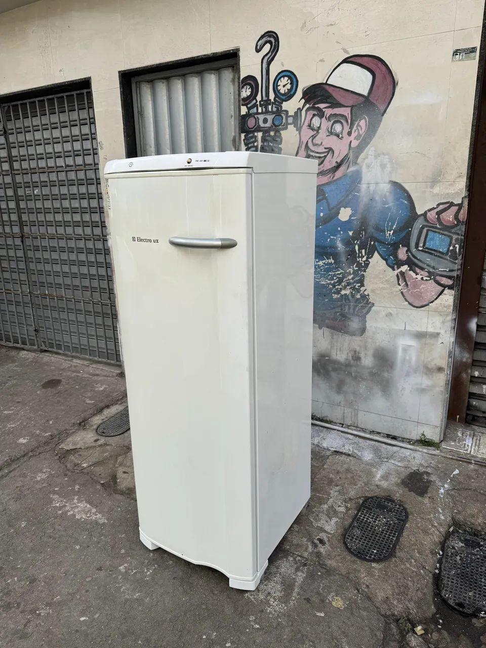 Vendo Freezer Vertical Electrolux R$ 1000 - Foto 2