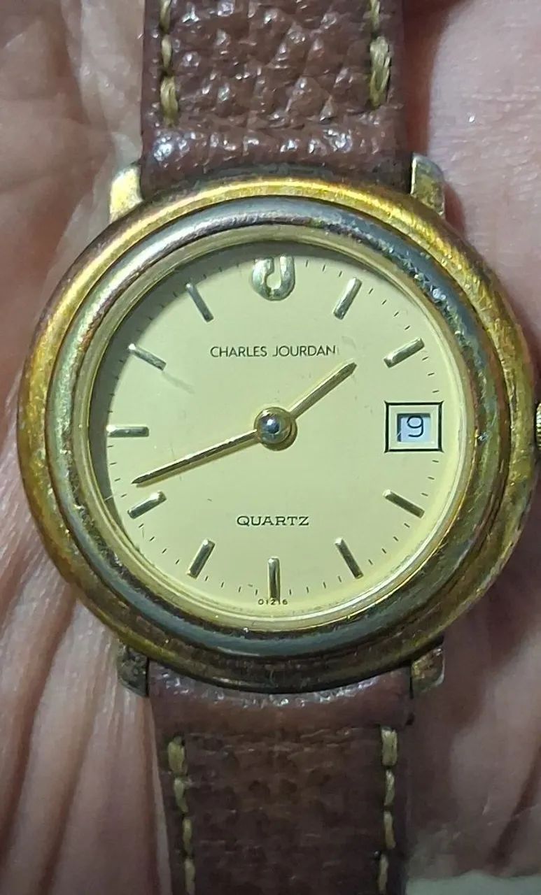 Relógio feminino Charles Jourdan Quartz 