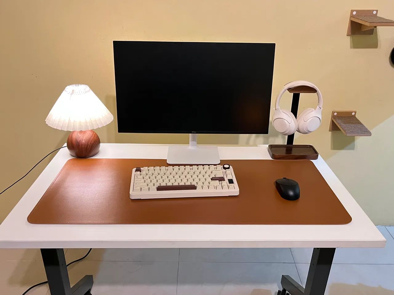 Mesa de escritório reclinável 