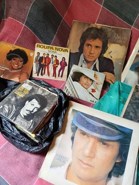 Vendo diversos  vinis e compacto  - Foto 4