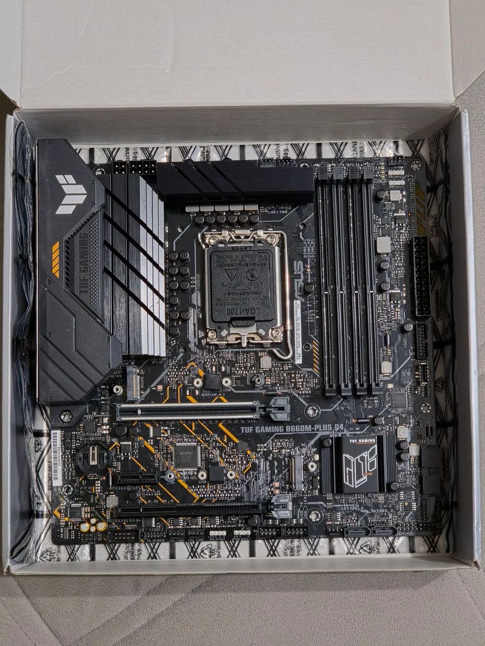 Placa Mãe TUF GAMING B660M-PLUS D4 DDR4 - Foto 2