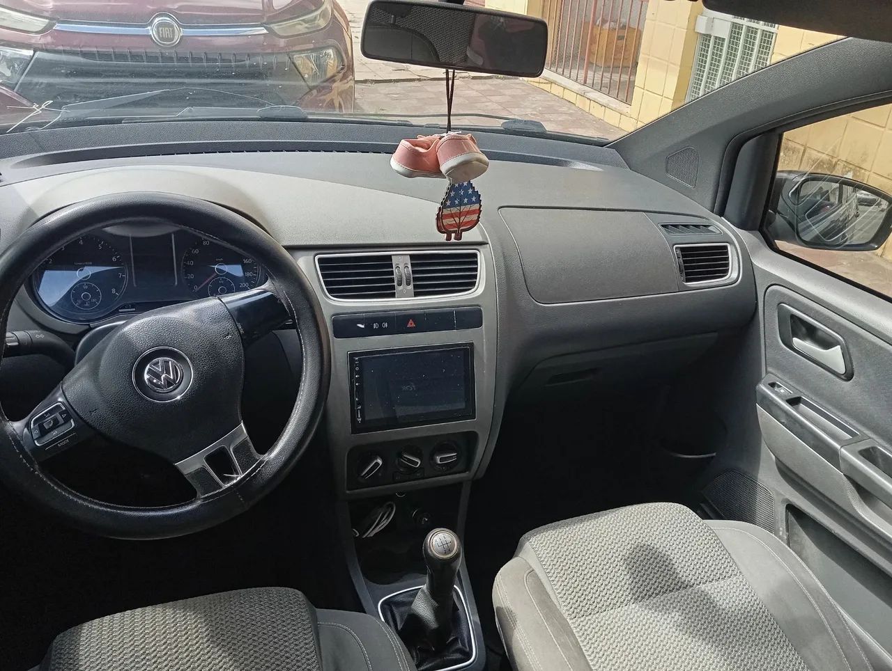 Volkswagen Fox 1.0 MI Total Flex 8V 5P 2012 - Foto 5