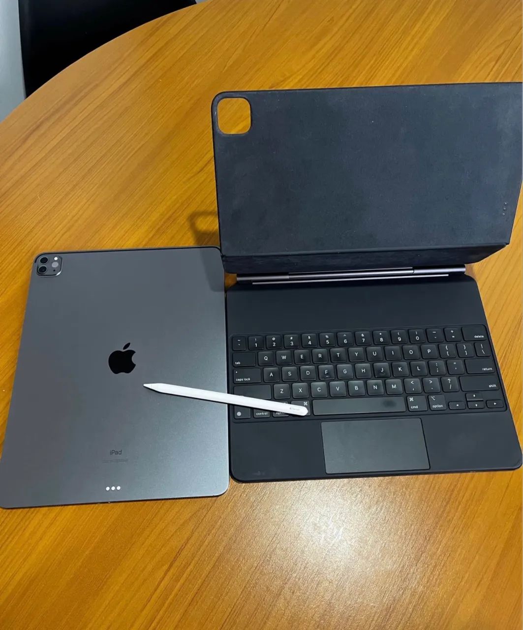 iPad Pro 12,9? 4ª Geração + Magic Keyboard + Apple Pencil 2