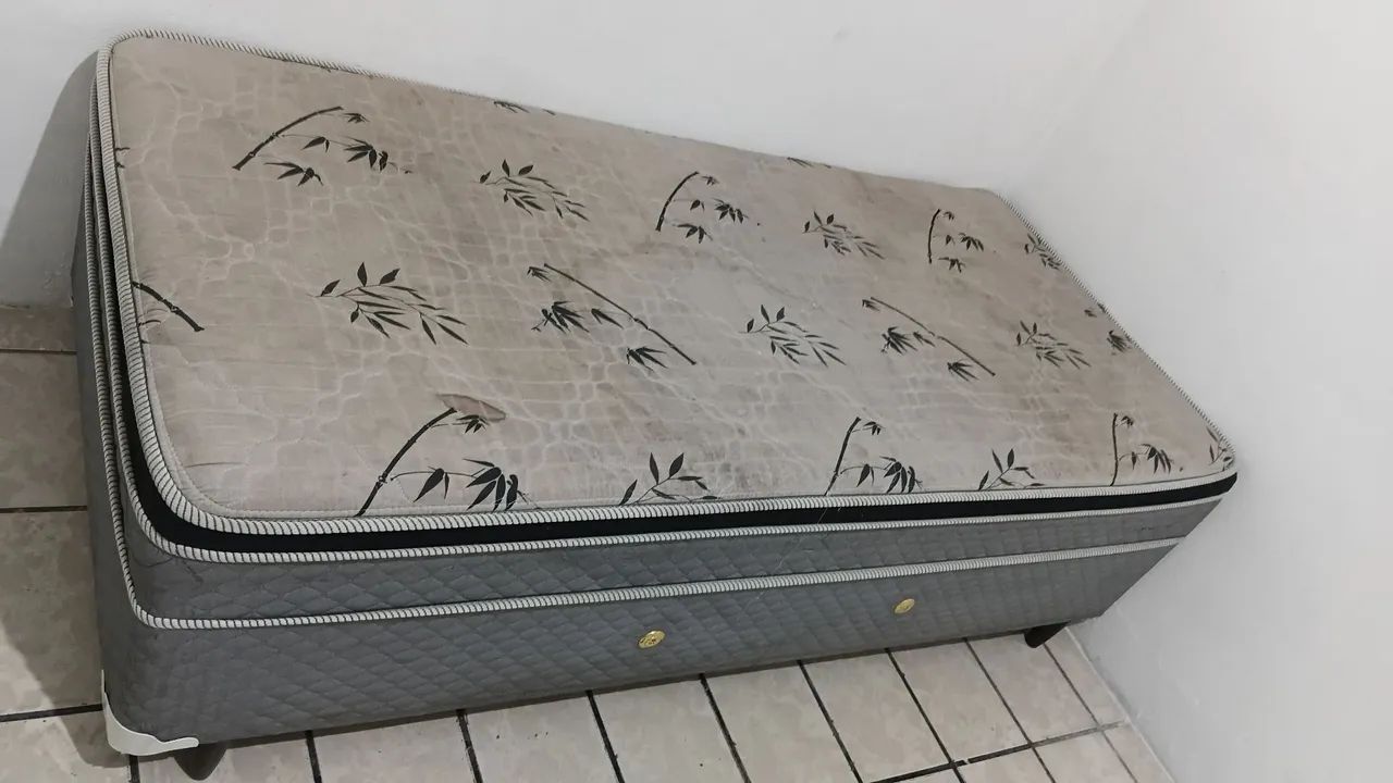 Vende cama box de solteiro valor 350 - Foto 3