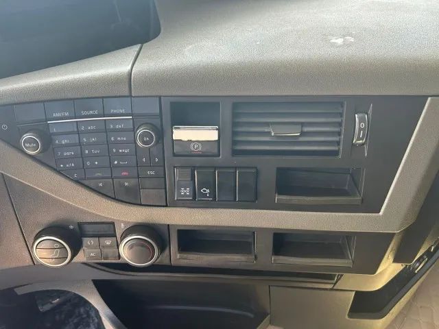 Caminhão Volvo Fh 460 Globetrotter I-Shift 6x4 - 2017 - Foto 7