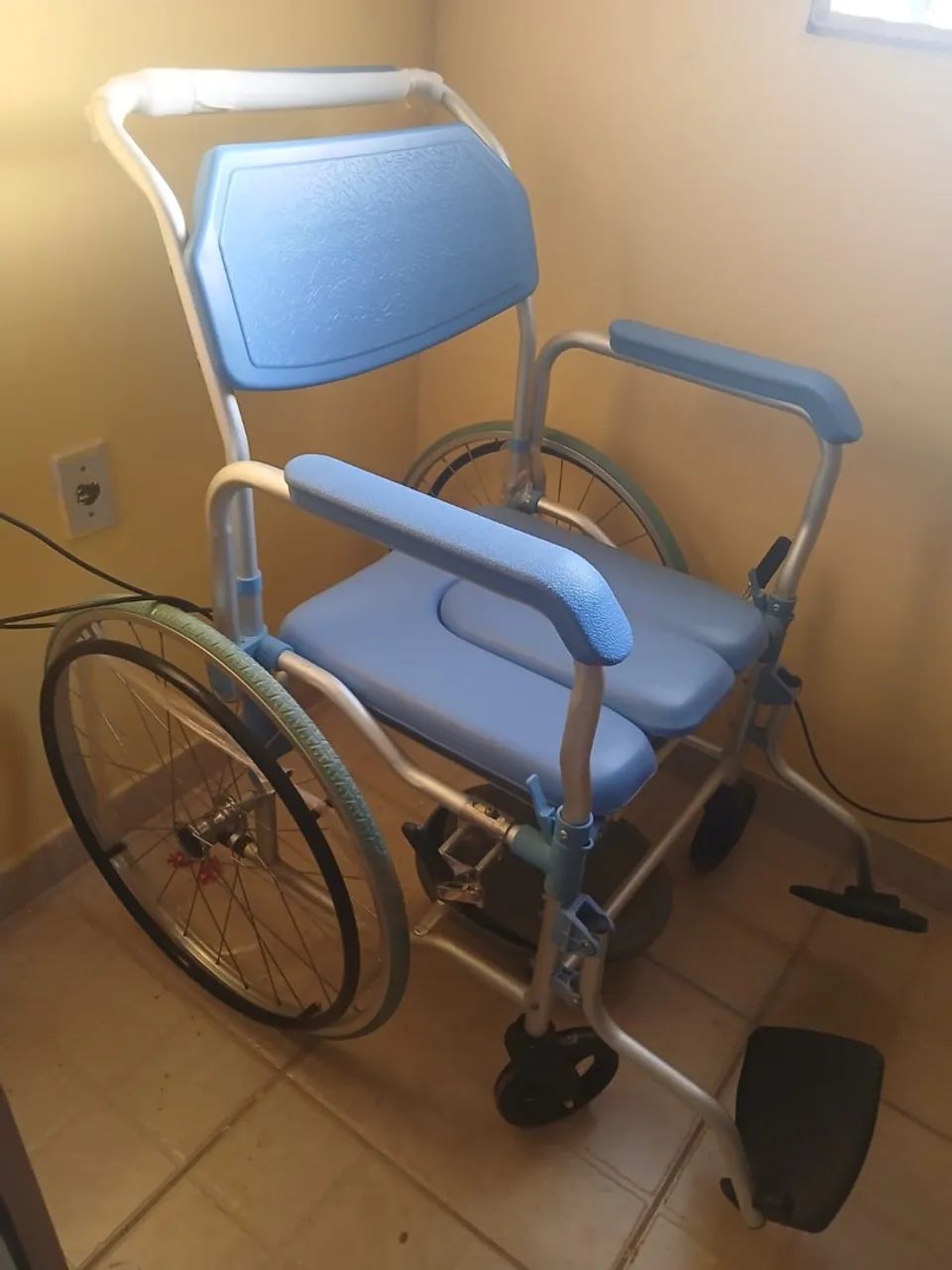 Cadeira de rodas  - Foto 2