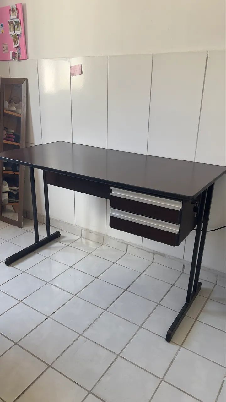 Escrivaninha com 2 gaveta - Foto 2